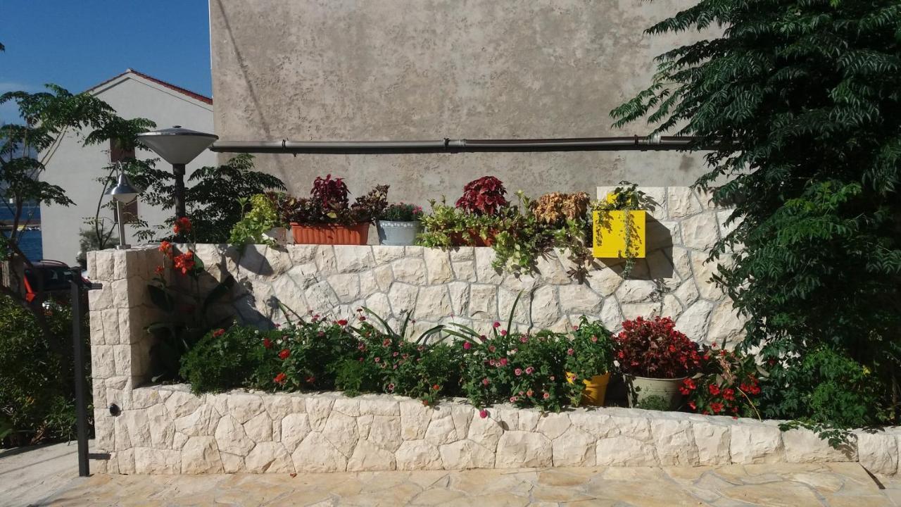 Apartments By The Sea Vinjerac, Zadar - 13811 Posedarje Esterno foto